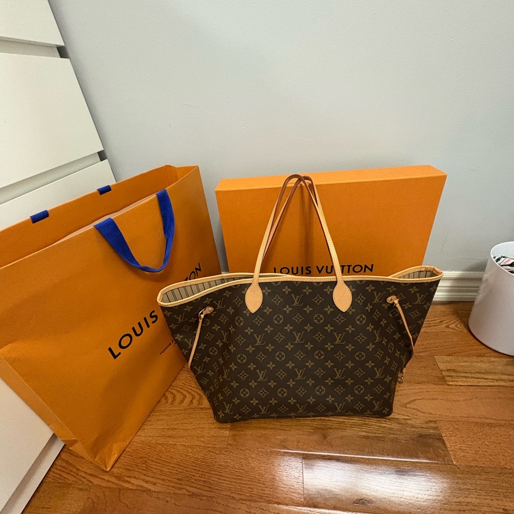 Louis Vuitton GM Never Full Bag Beige 2023